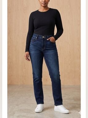 Levi's Women's 505 straight. Mid to high rise. Medium wash EUC size 6